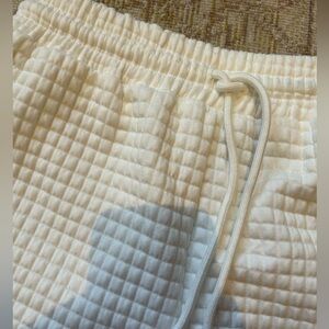 Princess Polly Luna shorts - white, size 6